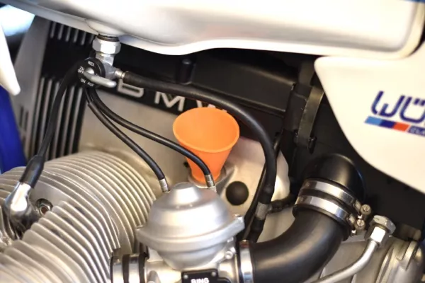 Öleinfülltrichter für BMW 2V Boxer