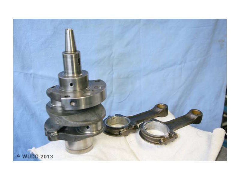 Kurbelwelle für neue Kolben gewuchtet und Pleul nachgearbeitet