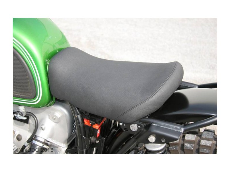 Eine klappbare Einzelsitzbank angefertigt