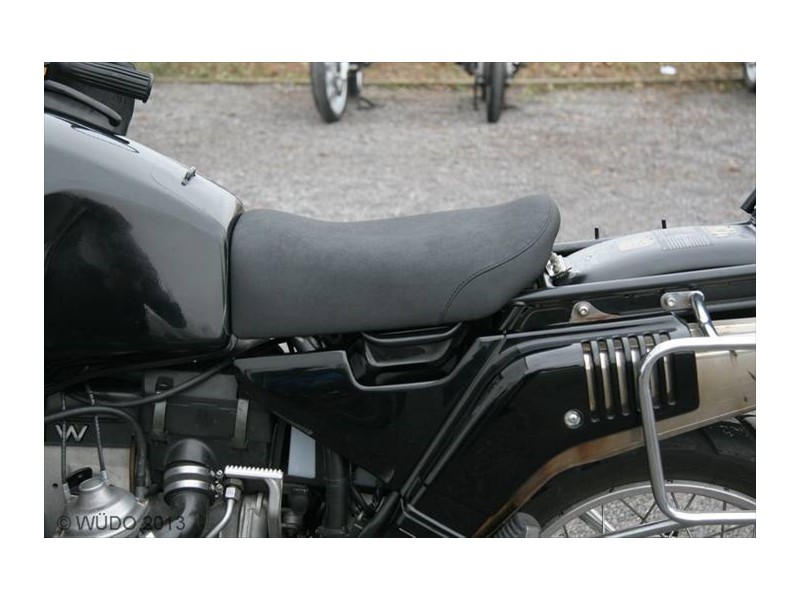 Mit einer Befestigungsschraube abnehmbar