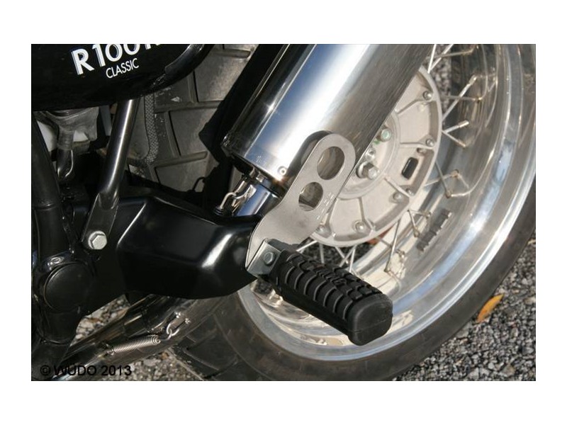 Änderung des linken Rastenträgers damit die Auspuffanlage platz hat