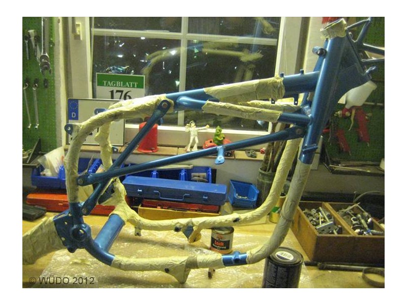 Anfrage vom Kunden mit den folgenden Bildern - können Sie das weitermachen und TÜV zulassen?