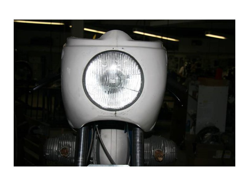 Eingepasster Scheinwerfereinsatz